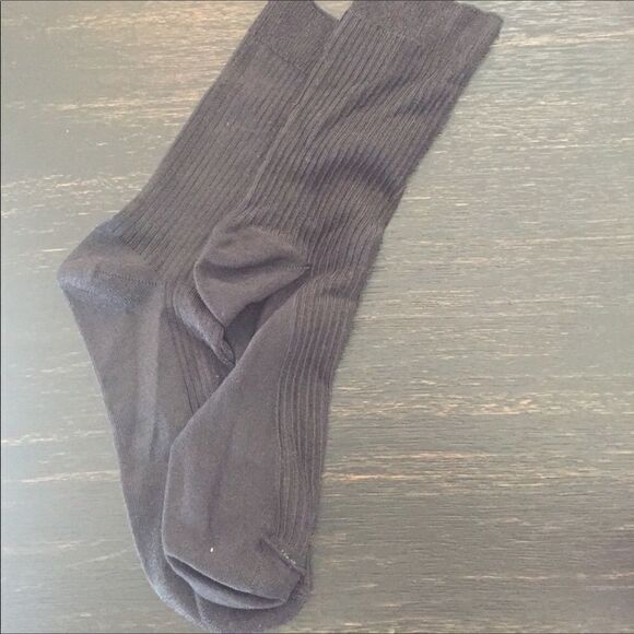 BUNDLE of socks!! (E6) - Picture 3 of 6